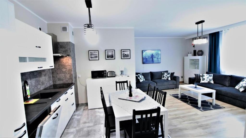 Blizej Morza Deluxe Apartmenty Kolobrzeg Luaran gambar